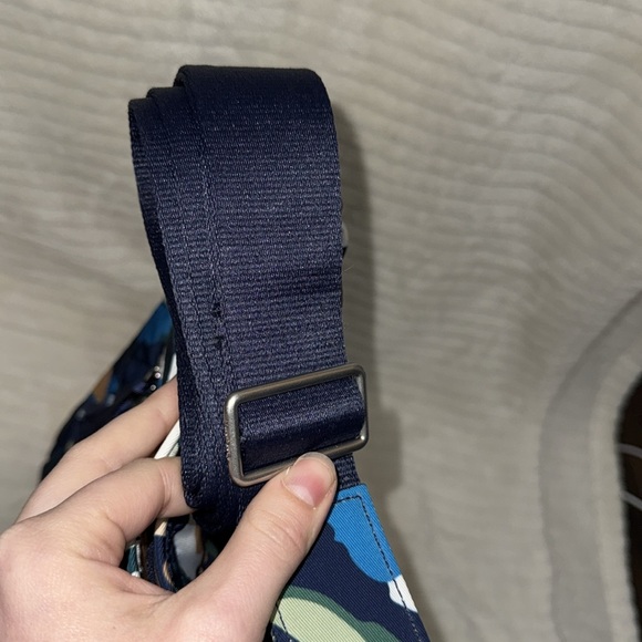 Vera Bradley Floral Patterned Crossbody Bag NWOT - Picture 14 of 14